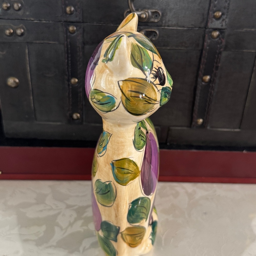 TUROV Art Ceramics Cat 9” Figurine Hand Painted Fruit Plum Signed - Picture 3 of 6